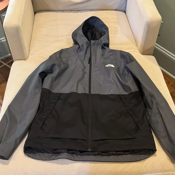 The North Face Men's Performance Jacket - Black and Gray - Picture 2 of 6
